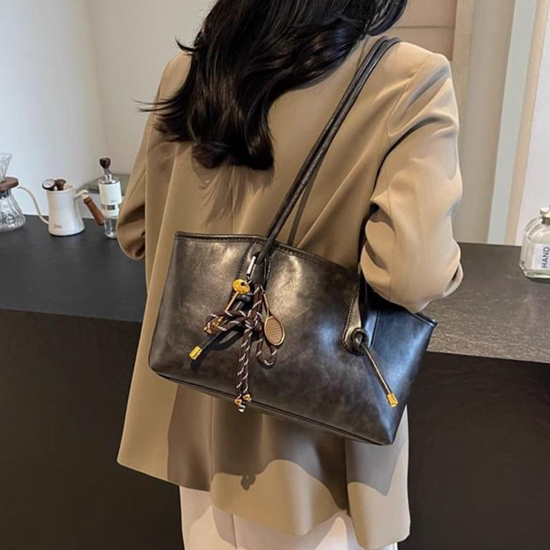 Bolso de Cuero Chic - Colección 2026